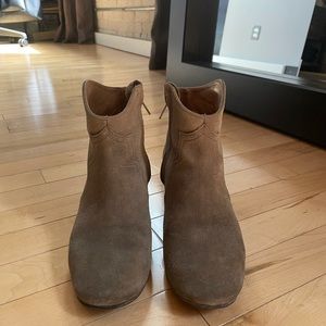 Tan Isabel Marant Dicker Boots